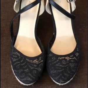 Women's dress shoes size 7 medium - worn once